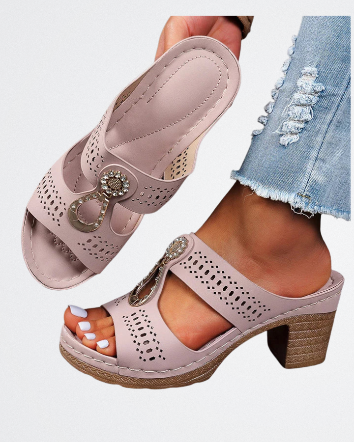 Mara | Chic and comfortable orthopaedic sandals