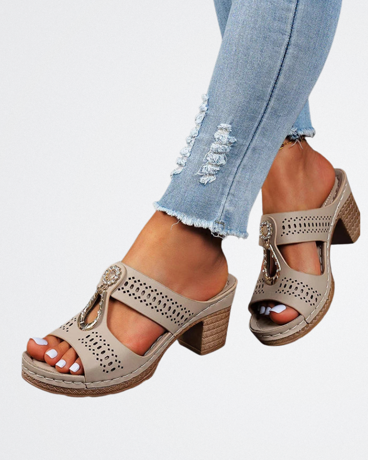 Mara | Chic and comfortable orthopaedic sandals