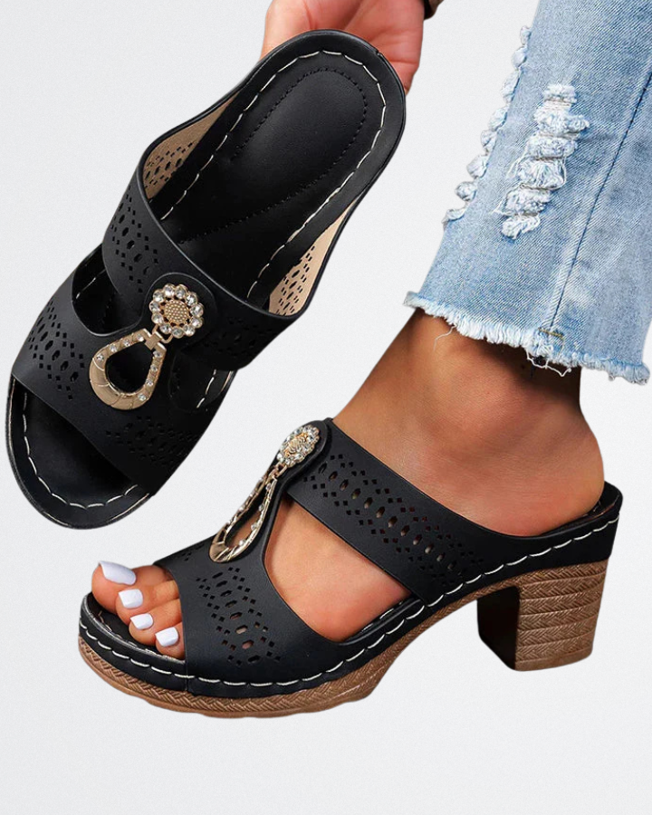 Mara | Chic and comfortable orthopaedic sandals