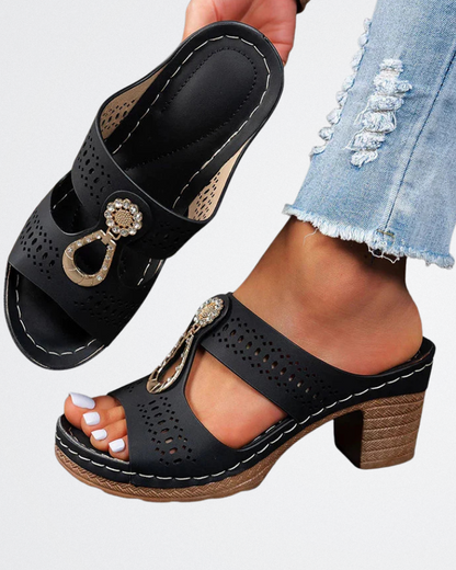 Mara | Chic and comfortable orthopaedic sandals
