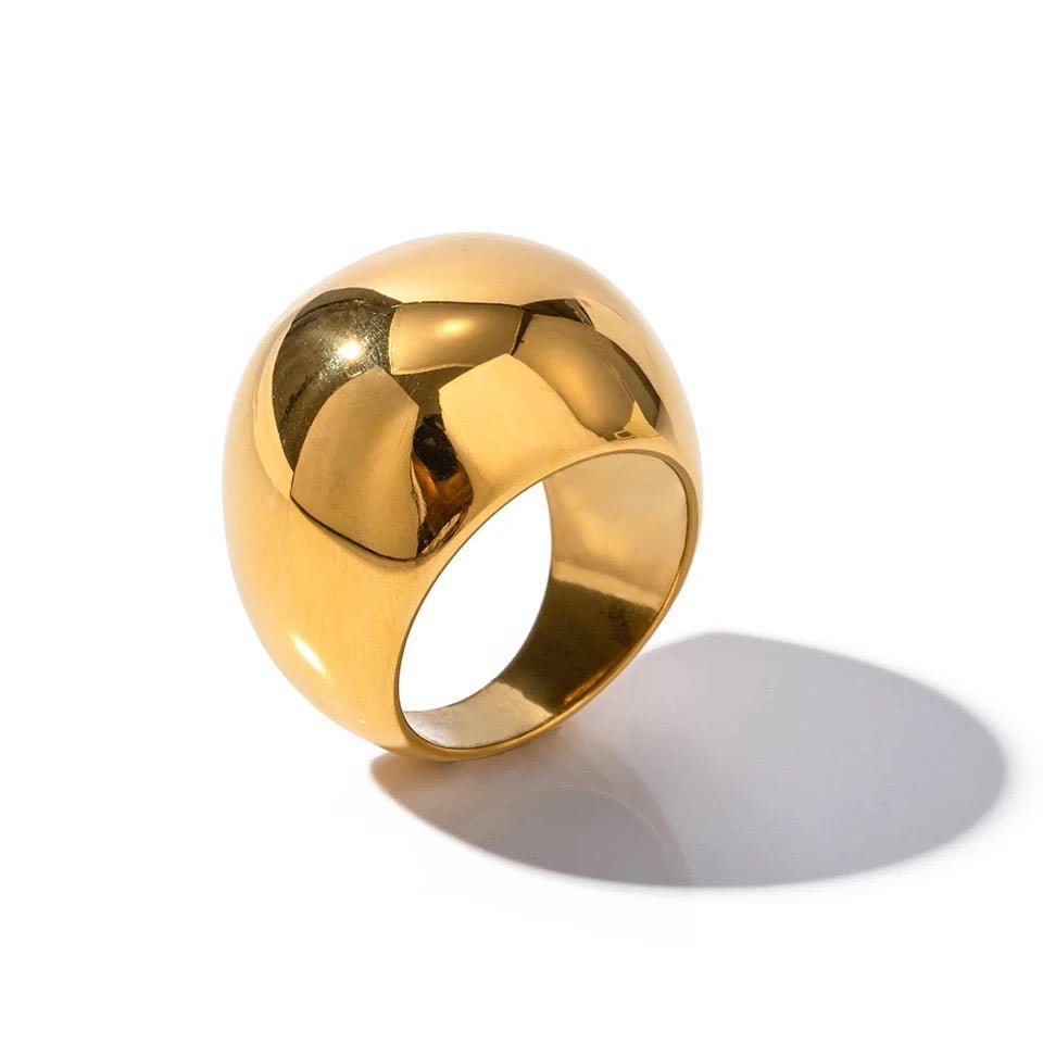 Alfraye - Elegant Golden Spherical Ring