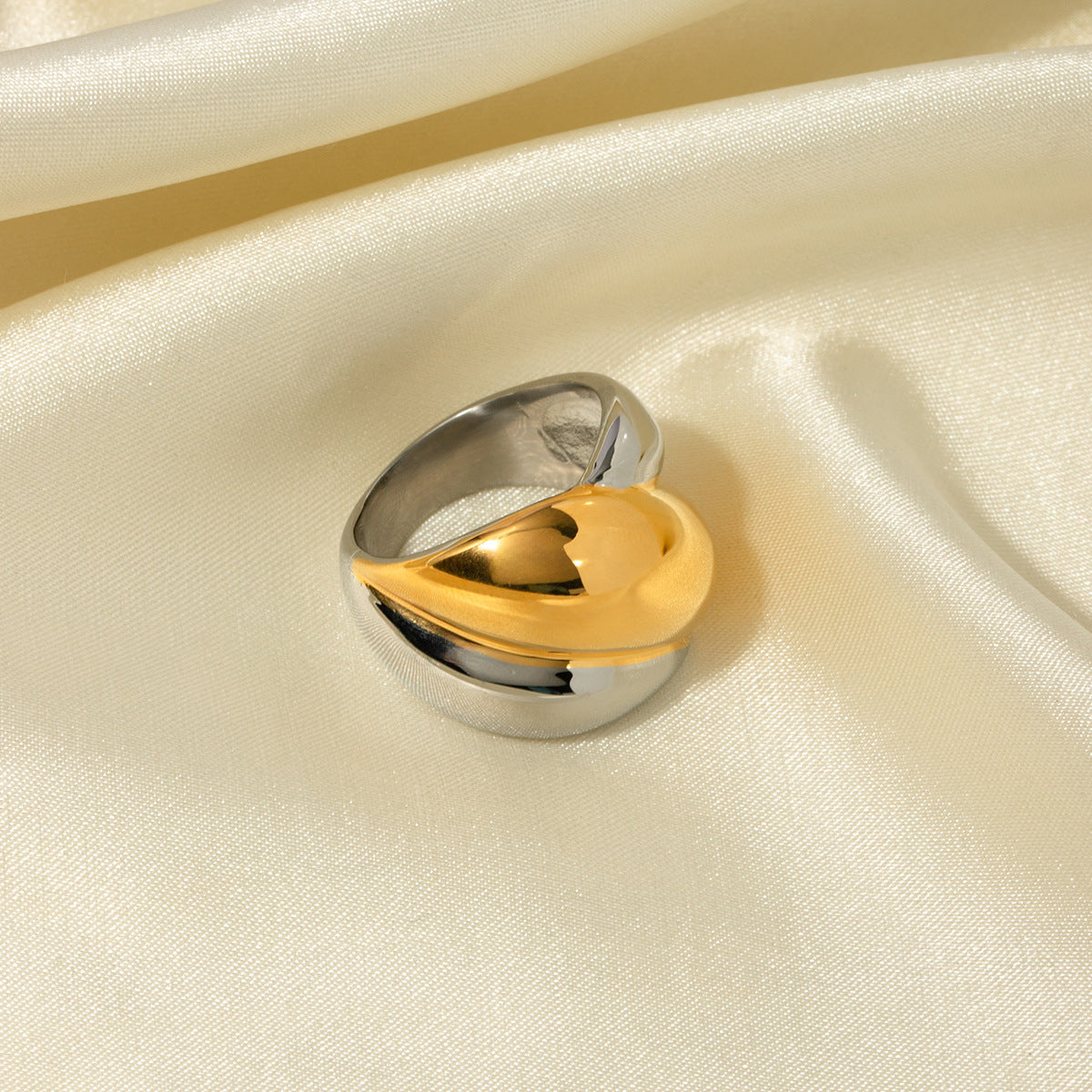 Harewell - Stylish Geometric Gold Rings