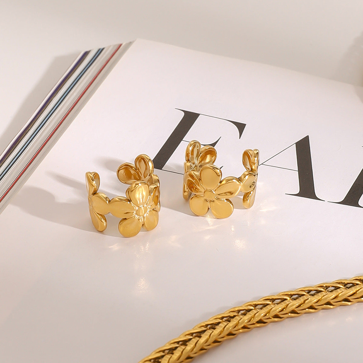 Anne - Plumeria-Clip-On Earring